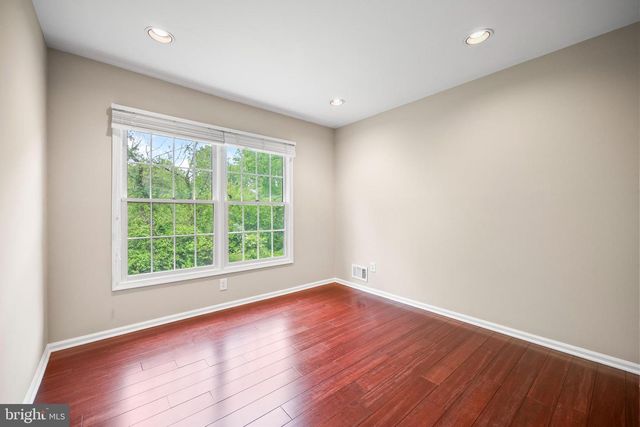 19 LARCHMONT CT, Pennington, NJ 08534