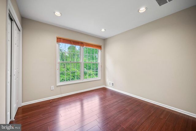19 LARCHMONT CT, Pennington, NJ 08534