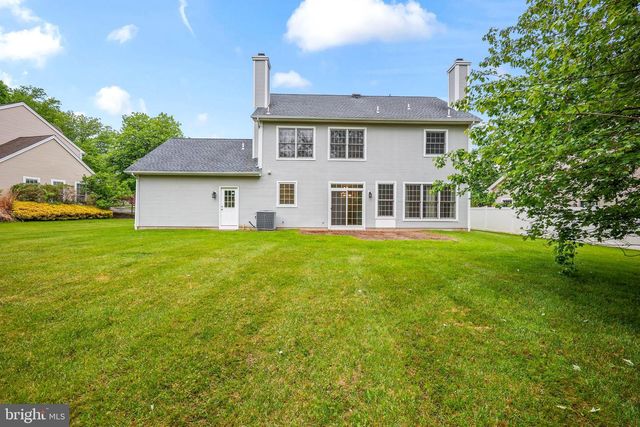 19 LARCHMONT CT, Pennington, NJ 08534