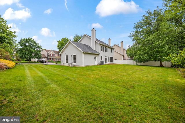 19 LARCHMONT CT, Pennington, NJ 08534