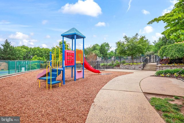 19 LARCHMONT CT, Pennington, NJ 08534