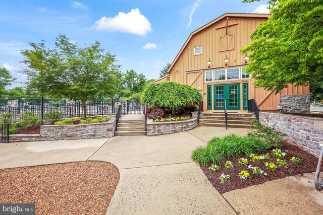 19 LARCHMONT CT, Pennington, NJ 08534