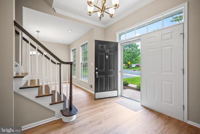 19 LARCHMONT CT, Pennington, NJ 08534