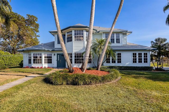 108 Ridgewood Ave, Clewiston, FL 33440