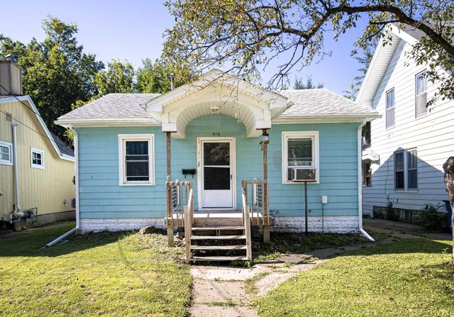 514 Pleasant Street, Waterloo, IA 50702