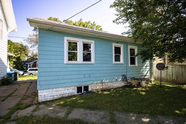 514 Pleasant Street, Waterloo, IA 50702