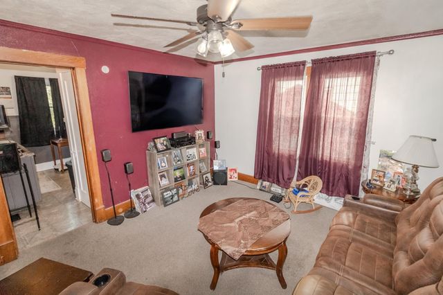 514 Pleasant Street, Waterloo, IA 50702