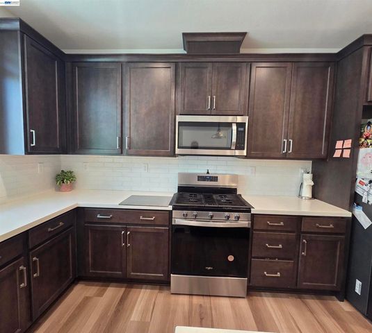 5585 Holly Bay Avenue, Dublin, CA 94568