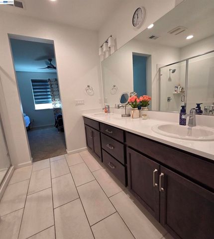 5585 Holly Bay Avenue, Dublin, CA 94568