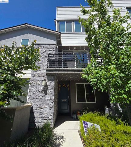 5585 Holly Bay Avenue, Dublin, CA 94568