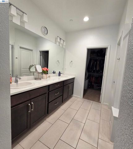 5585 Holly Bay Avenue, Dublin, CA 94568