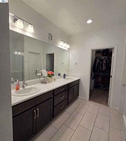 5585 Holly Bay Avenue, Dublin, CA 94568