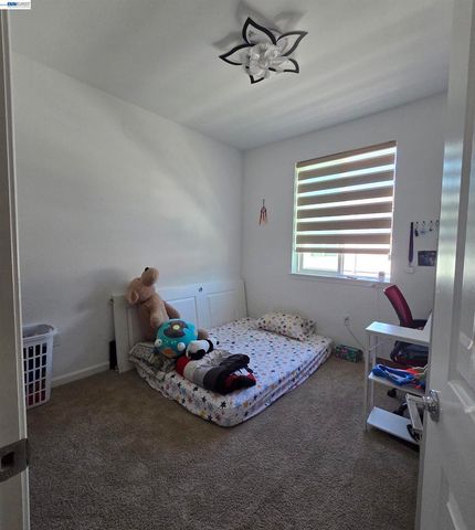 5585 Holly Bay Avenue, Dublin, CA 94568