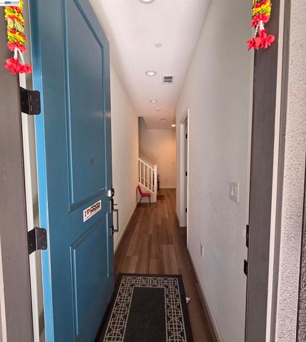 5585 Holly Bay Avenue, Dublin, CA 94568