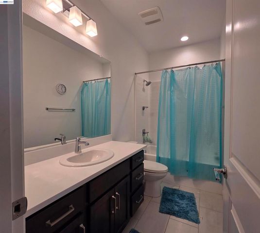 5585 Holly Bay Avenue, Dublin, CA 94568