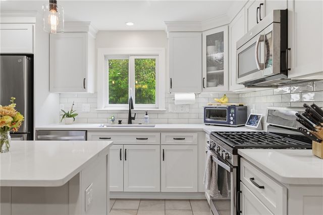 1 Blacksmith Road, Lincoln, RI 02865