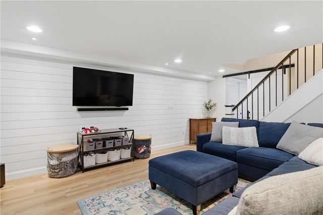 1 Blacksmith Road, Lincoln, RI 02865
