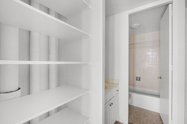 6700 S South Shore Drive 24K, Chicago, IL 60649