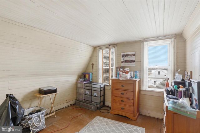 82 CENTRAL AVE, Morrisville, PA 19067