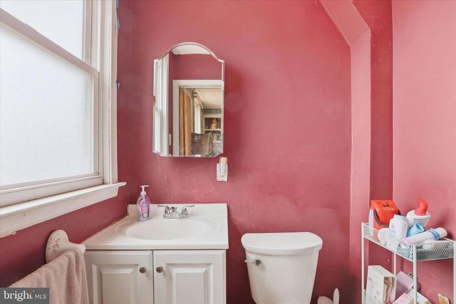 82 CENTRAL AVE, Morrisville, PA 19067