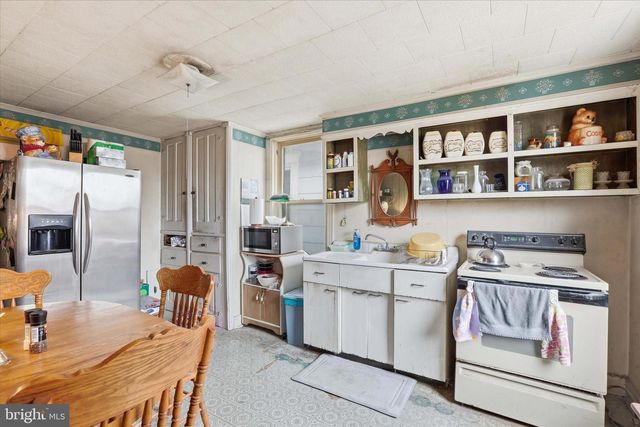 82 CENTRAL AVE, Morrisville, PA 19067