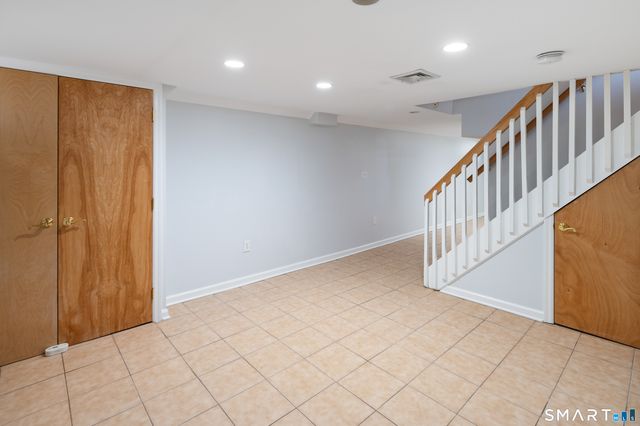 37 Gaymoor Drive, Stamford, CT 06907