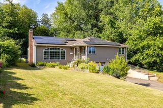 108 Flagg Road, West Hartford, CT 06117