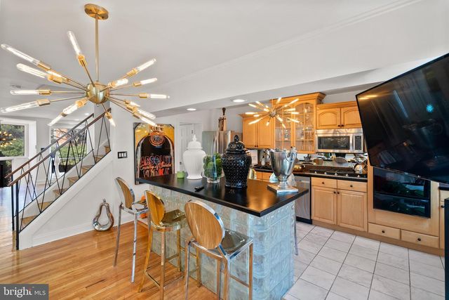 2737 E COUNTRY CLUB RD, Philadelphia, PA 19131