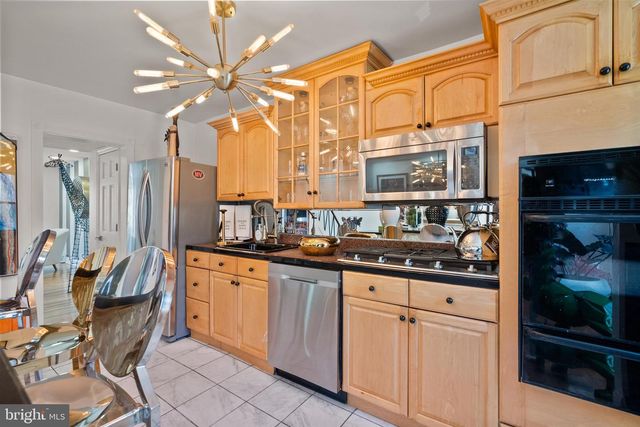 2737 E COUNTRY CLUB RD, Philadelphia, PA 19131