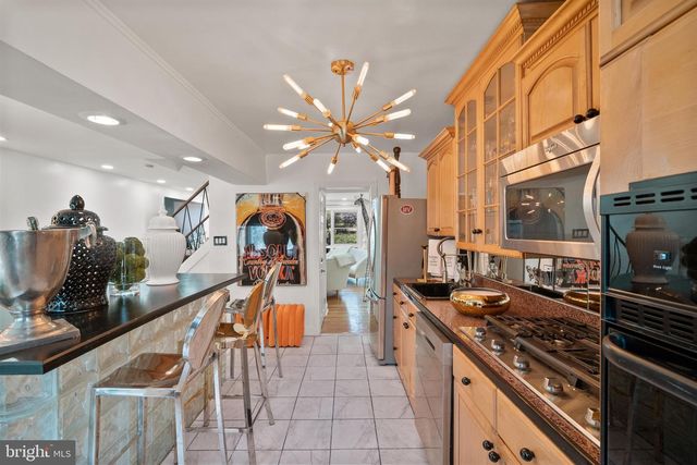 2737 E COUNTRY CLUB RD, Philadelphia, PA 19131