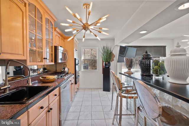 2737 E COUNTRY CLUB RD, Philadelphia, PA 19131