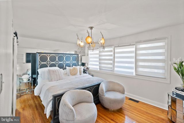 2737 E COUNTRY CLUB RD, Philadelphia, PA 19131