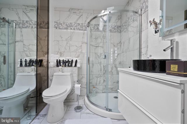 2737 E COUNTRY CLUB RD, Philadelphia, PA 19131