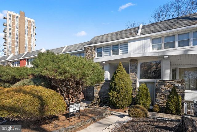 2737 E COUNTRY CLUB RD, Philadelphia, PA 19131