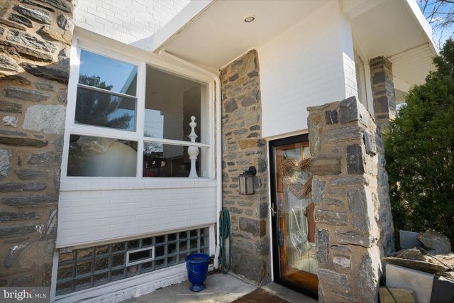 2737 E COUNTRY CLUB RD, Philadelphia, PA 19131