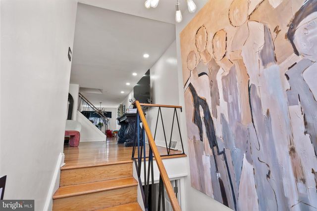 2737 E COUNTRY CLUB RD, Philadelphia, PA 19131