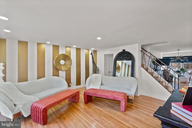 2737 E COUNTRY CLUB RD, Philadelphia, PA 19131