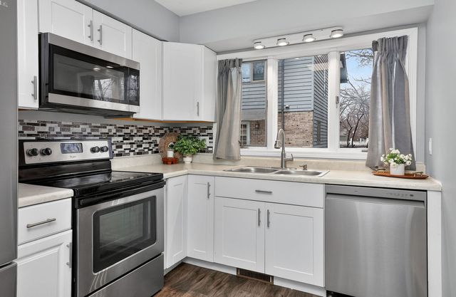 14816 S Penn Road, Plainfield, IL 60544