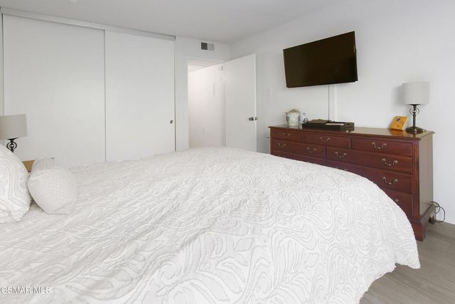 286 Oakleaf Drive 22, Thousand Oaks, CA 91360