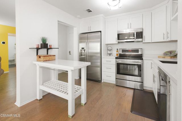 286 Oakleaf Drive 22, Thousand Oaks, CA 91360