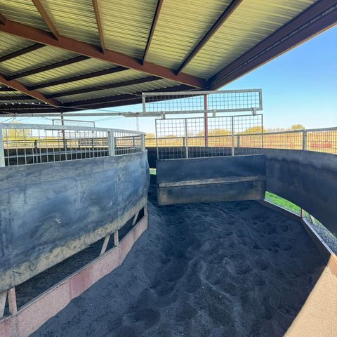 10145 Friendship Road, Pilot Point, TX 76258