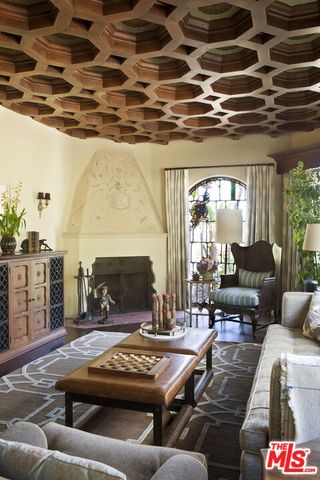 2400 Inverness Avenue, Los Angeles, CA 90027