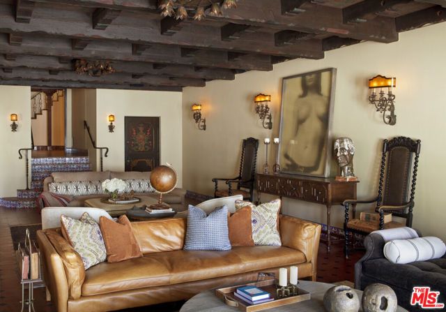 2400 Inverness Avenue, Los Angeles, CA 90027