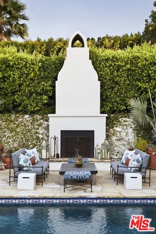 2400 Inverness Avenue, Los Angeles, CA 90027