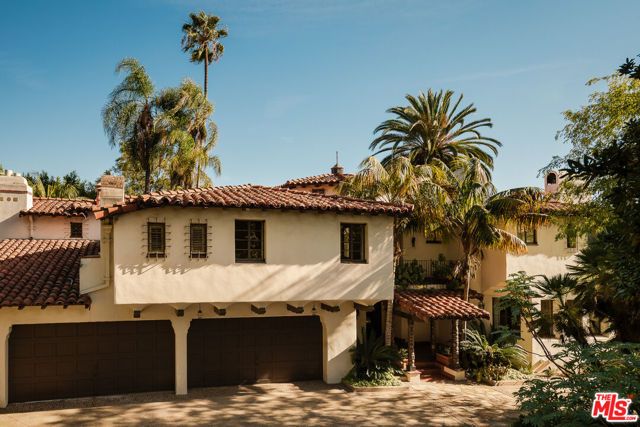 2400 Inverness Avenue, Los Angeles, CA 90027