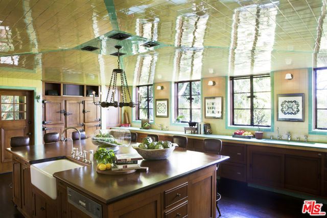 2400 Inverness Avenue, Los Angeles, CA 90027