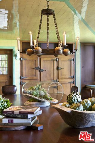 2400 Inverness Avenue, Los Angeles, CA 90027