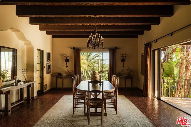 2400 Inverness Avenue, Los Angeles, CA 90027