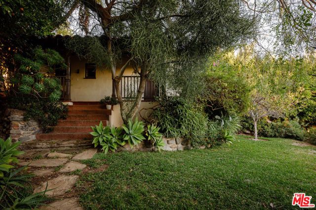 2400 Inverness Avenue, Los Angeles, CA 90027