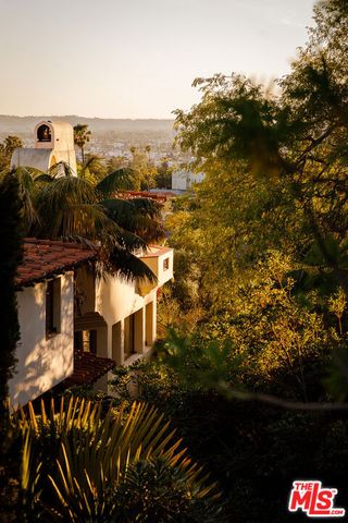 2400 Inverness Avenue, Los Angeles, CA 90027